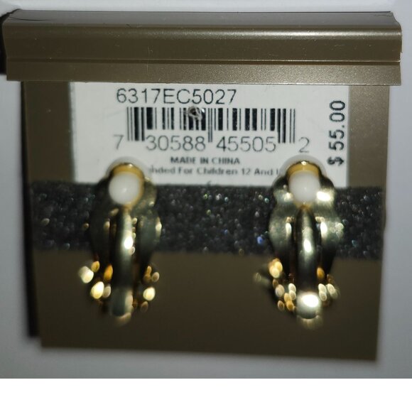 NEW Vintage Carolee Faux Pearl Clip-On Earrings - Picture 3 of 3